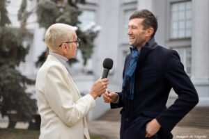 falar com a imprensa dar uma entrevista